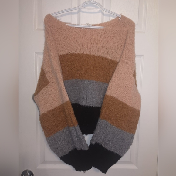 Oversized Cropped Sweater! - Picture 2 of 2